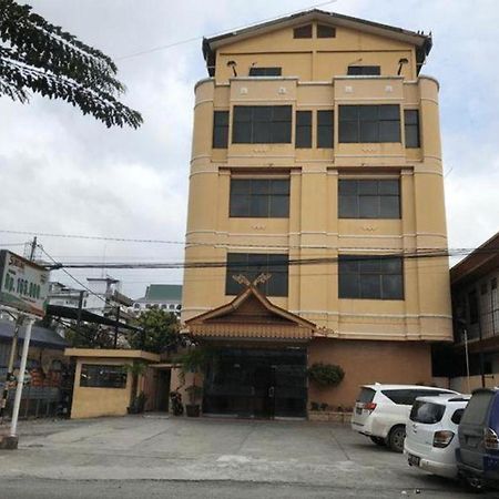 Sabrina Hotel Sisingamangaraja Pekanbaru Εξωτερικό φωτογραφία
