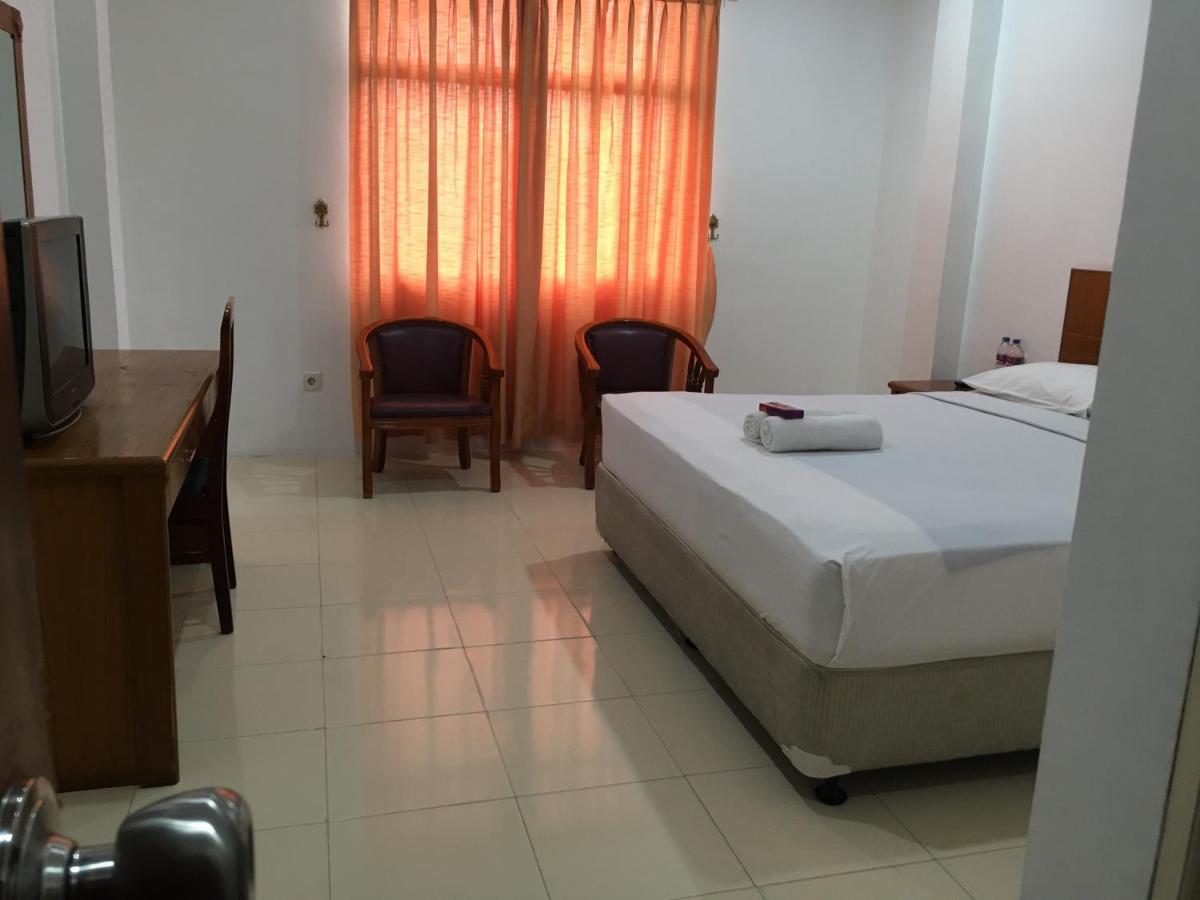 Sabrina Hotel Sisingamangaraja Pekanbaru Εξωτερικό φωτογραφία