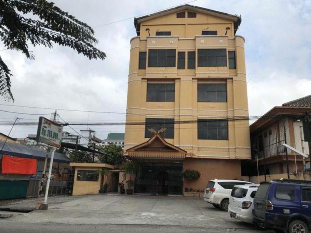 Sabrina Hotel Sisingamangaraja Pekanbaru Εξωτερικό φωτογραφία